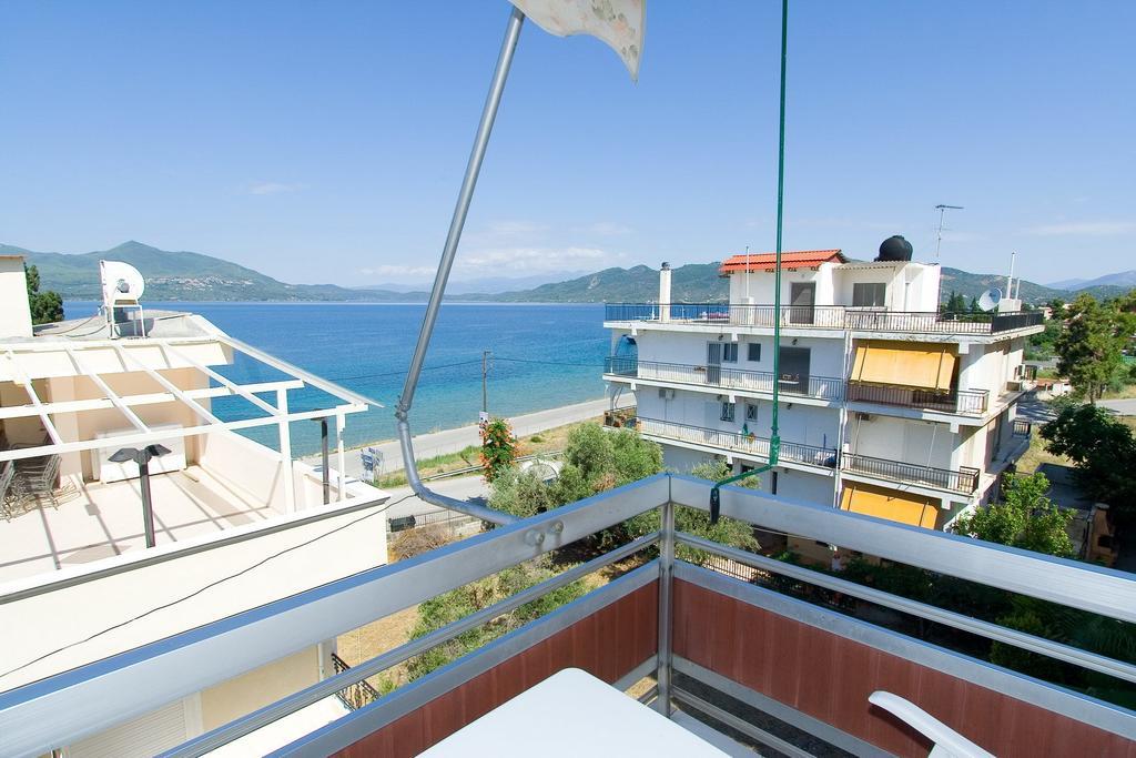 Valkaniotis Apartments Лутра-Эдипсу Экстерьер фото