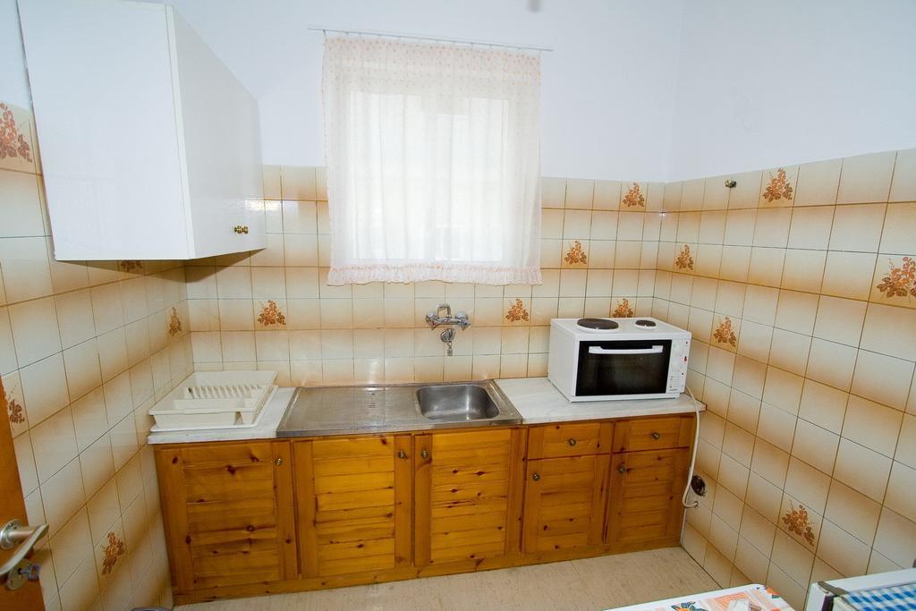 Valkaniotis Apartments Лутра-Эдипсу Экстерьер фото
