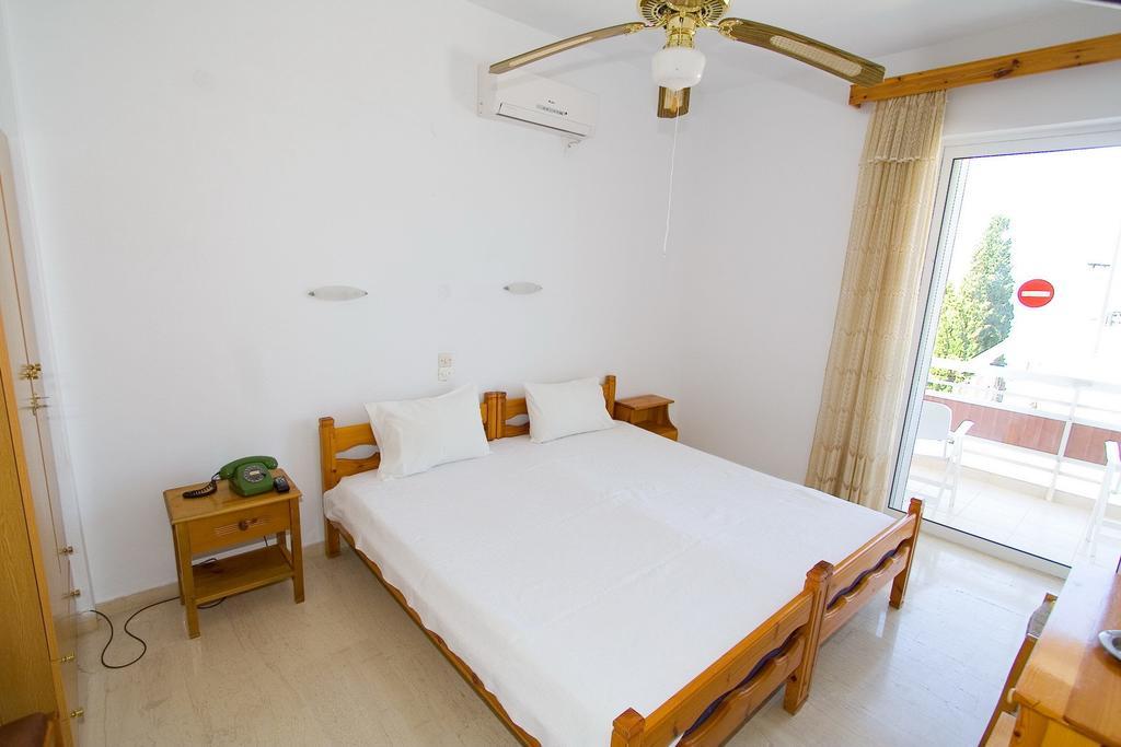 Valkaniotis Apartments Лутра-Эдипсу Экстерьер фото